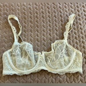 Victoria’s Secret Ivory Lace BRA size 34C Unlined Demi Vintage 2009